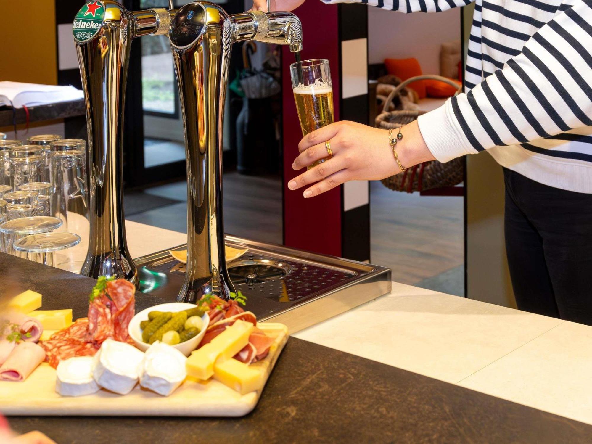 Greet Hotel Massieux Lyon Nord Dış mekan fotoğraf